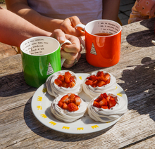 Red & Green Mug Set